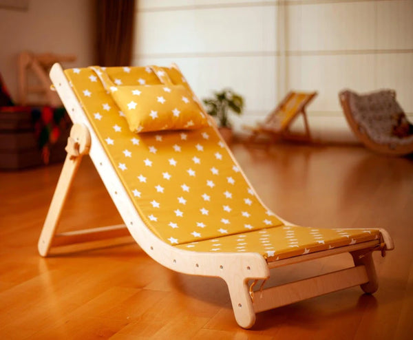 Adjustable lounge chair with comfy pad for kids